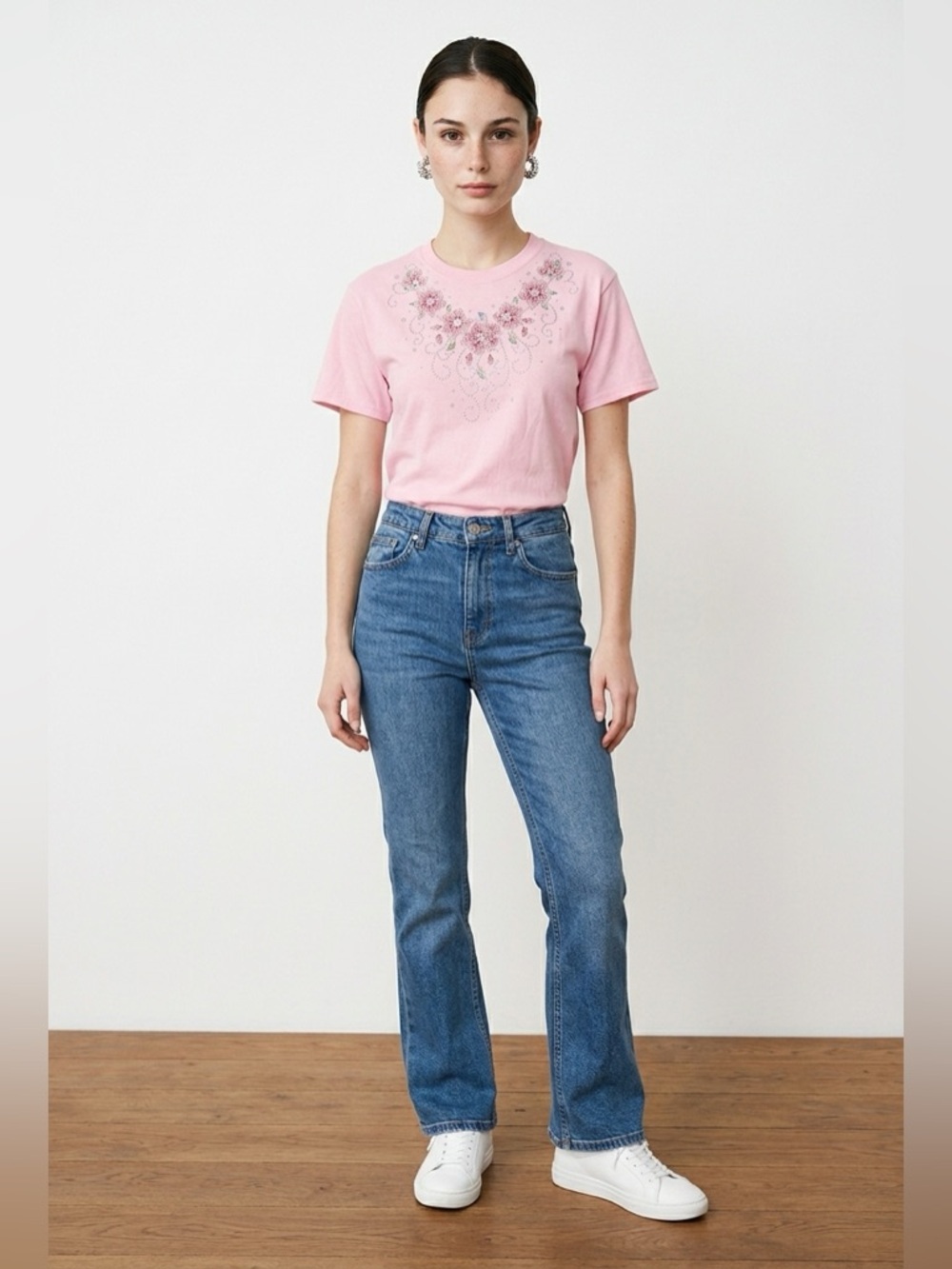Cottagecore Jerzees Pink Rhinestone Floral Crewneck Tee Medium